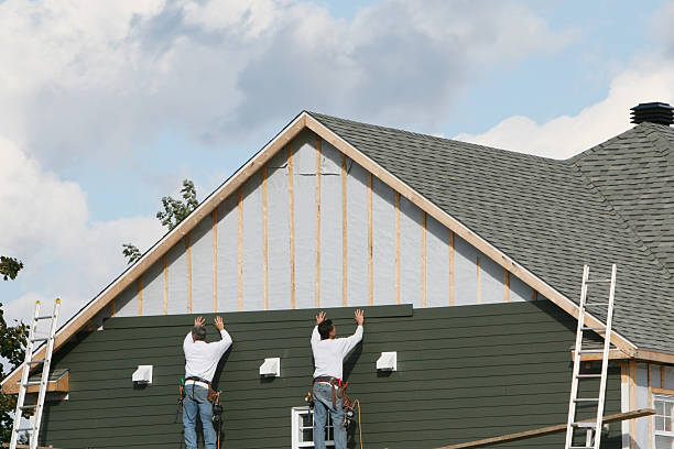 Professional Vinyl Siding technician working in Dublin, IN